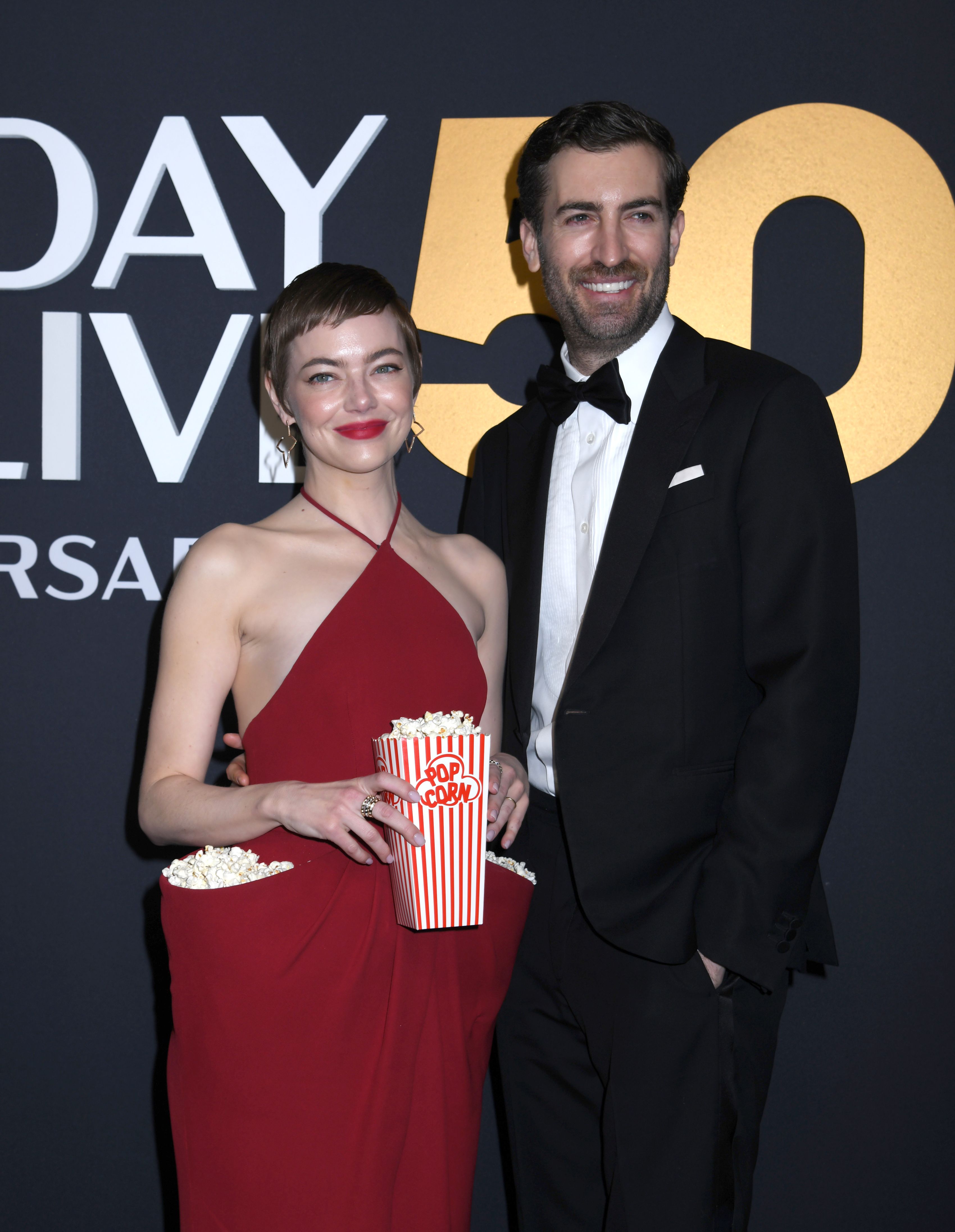 Cum arată „rochia popcorn” purtată de Emma Stone pe covorul roșu. Actrița a atras toate privirile cu creația Louis Vuitton
