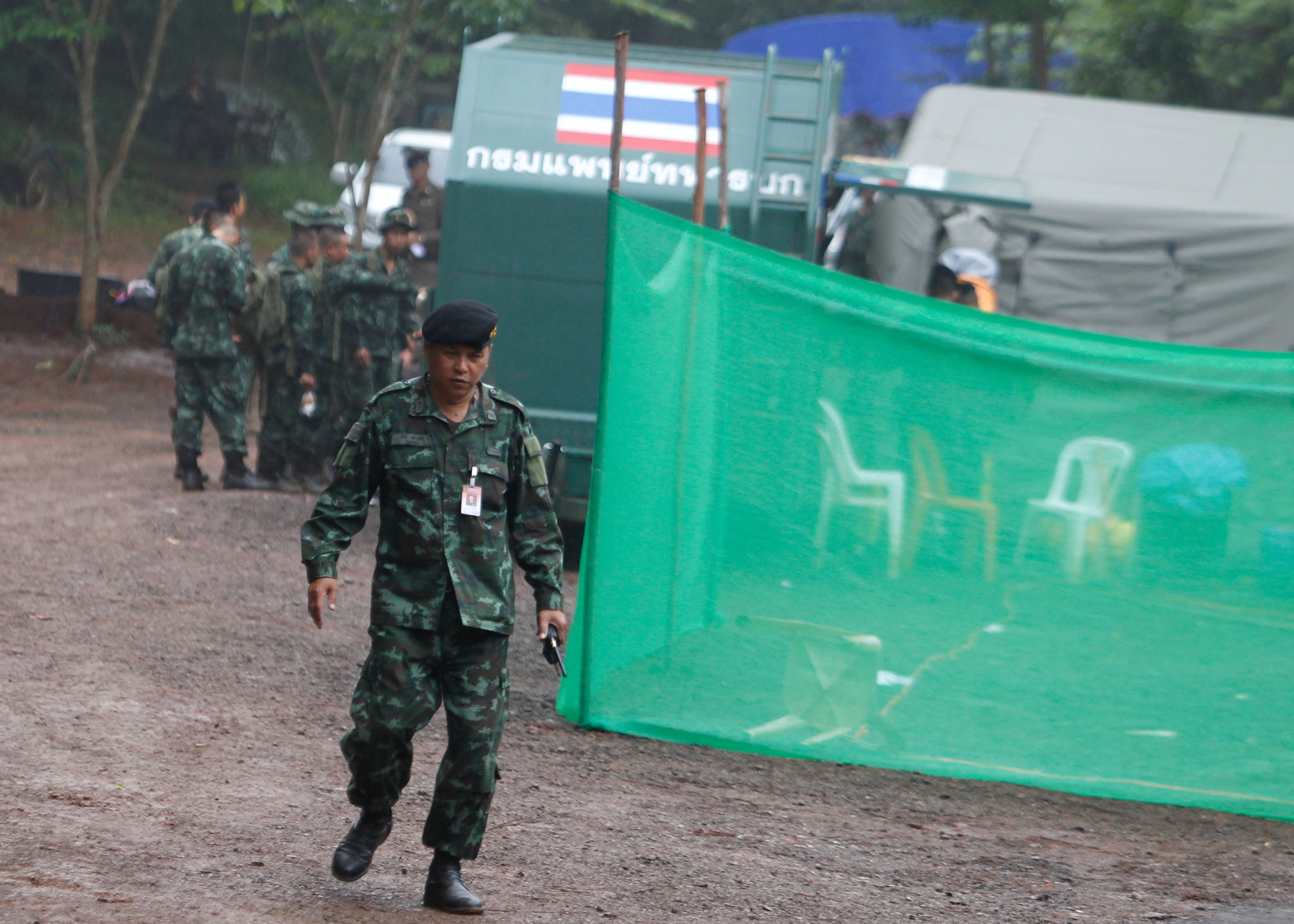 UPDATE | Operațiunea de salvare a copiilor prinși în peștera inundată din Thailanda, sistată. Patru copii au fost scoși teferi