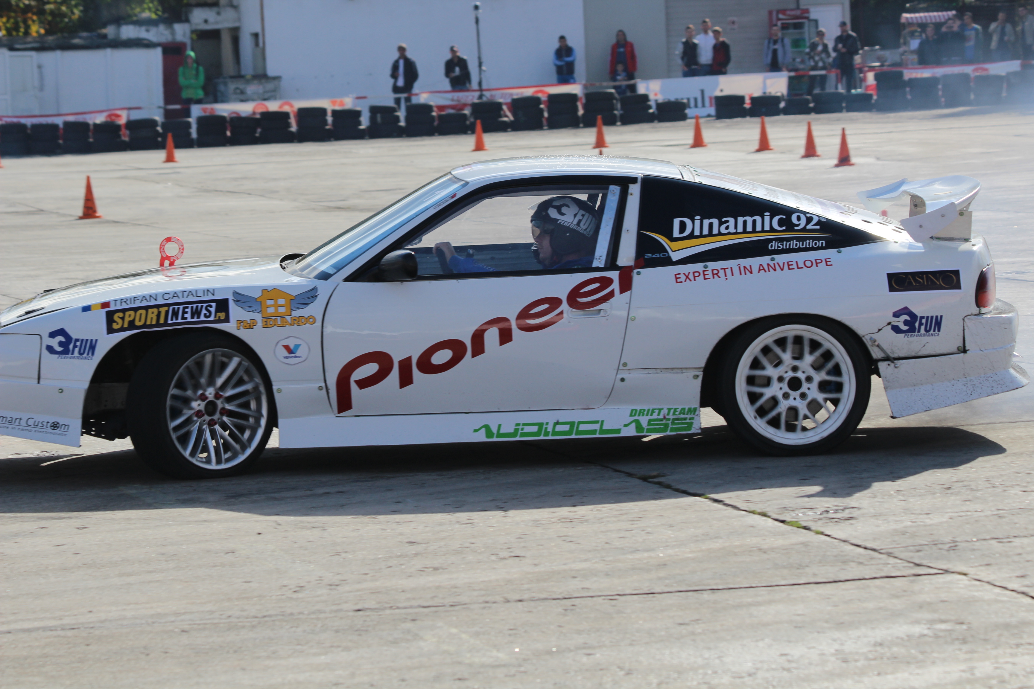 FOTO & VIDEO / Cei mai buni piloţi de drift s-au întrecut la primul Grand Prix organizat de Romanian Drift Community