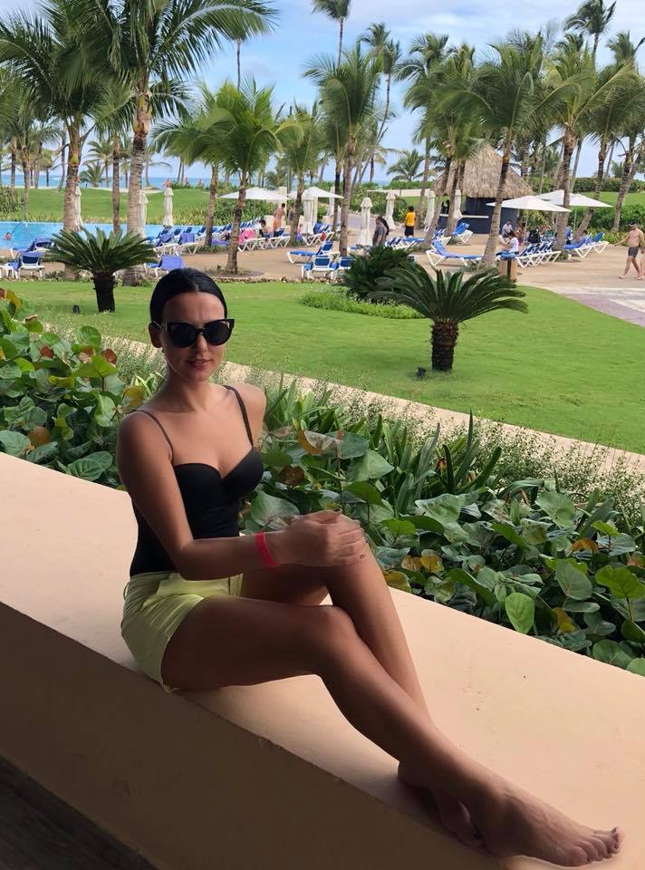 Lavinia Pîrva, în costum de baie. "Știe el Bănică pe ce să pună mâna" | FOTO