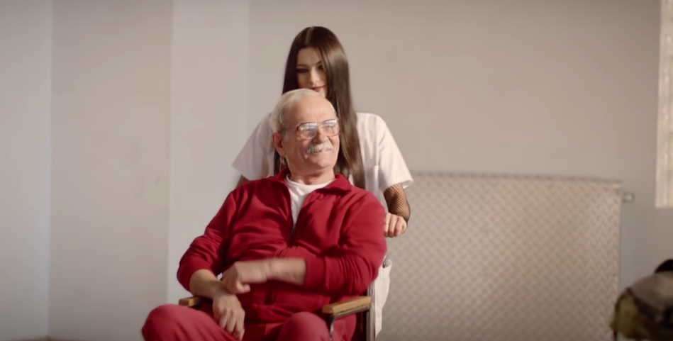 O a doua reclamă filmată la Târgoviște pentru lanțul de fast-food naște controverse