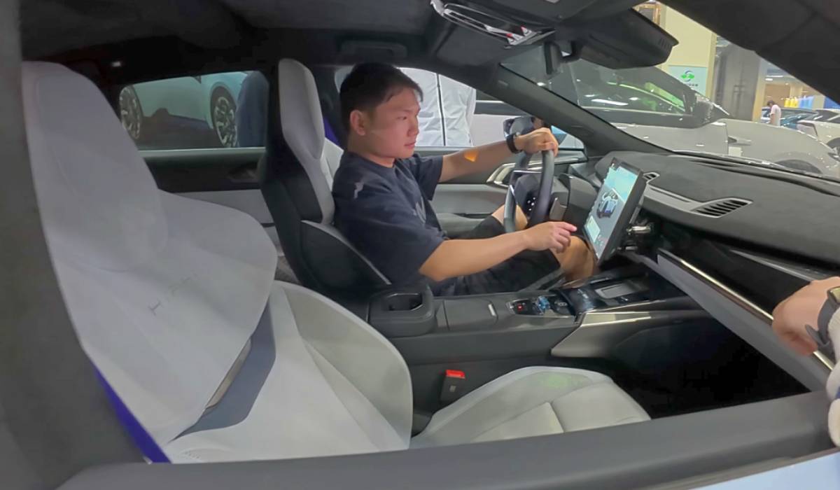 Cum arată „Ferrari-ul chinezesc” electric cu 672 CP și autonomie de 555 km, care a surprins întreaga industrie auto