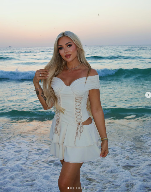 Imagini cu Raluca Zenga în costum de baie. Cum arată fosta soție a lui Walter Zenga la 44 de ani. „Viața se mișcă atât de repede”