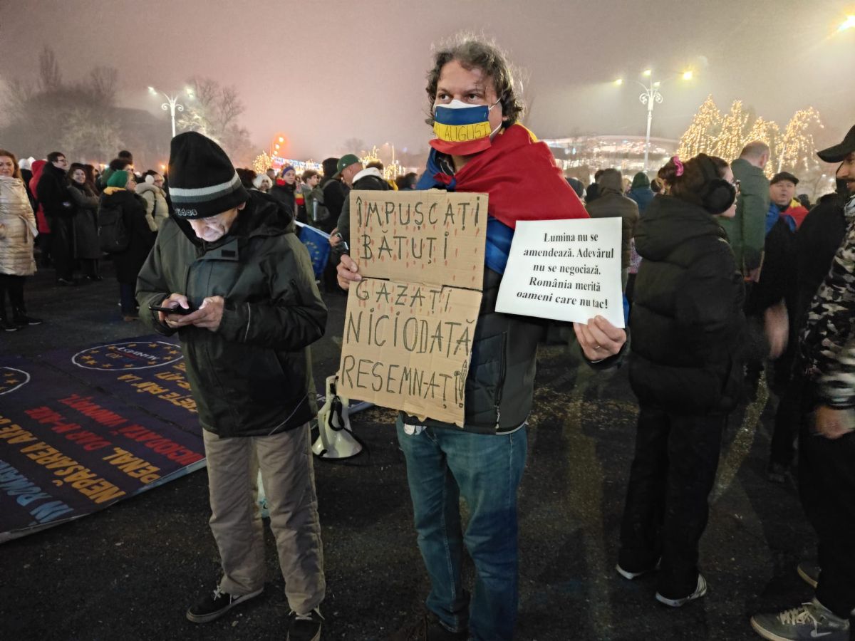 Generația Z, printre cei 4.000 de oameni prezenți în București la protestul pentru reformă în Justiție