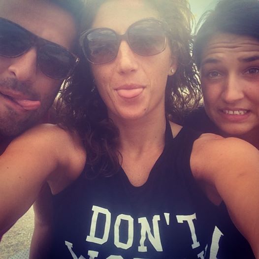 FOTO / Cristina Neagu şi Patricia Vizitiu petrec pe litoral alături de unul dintre cei mai sexy sportivi