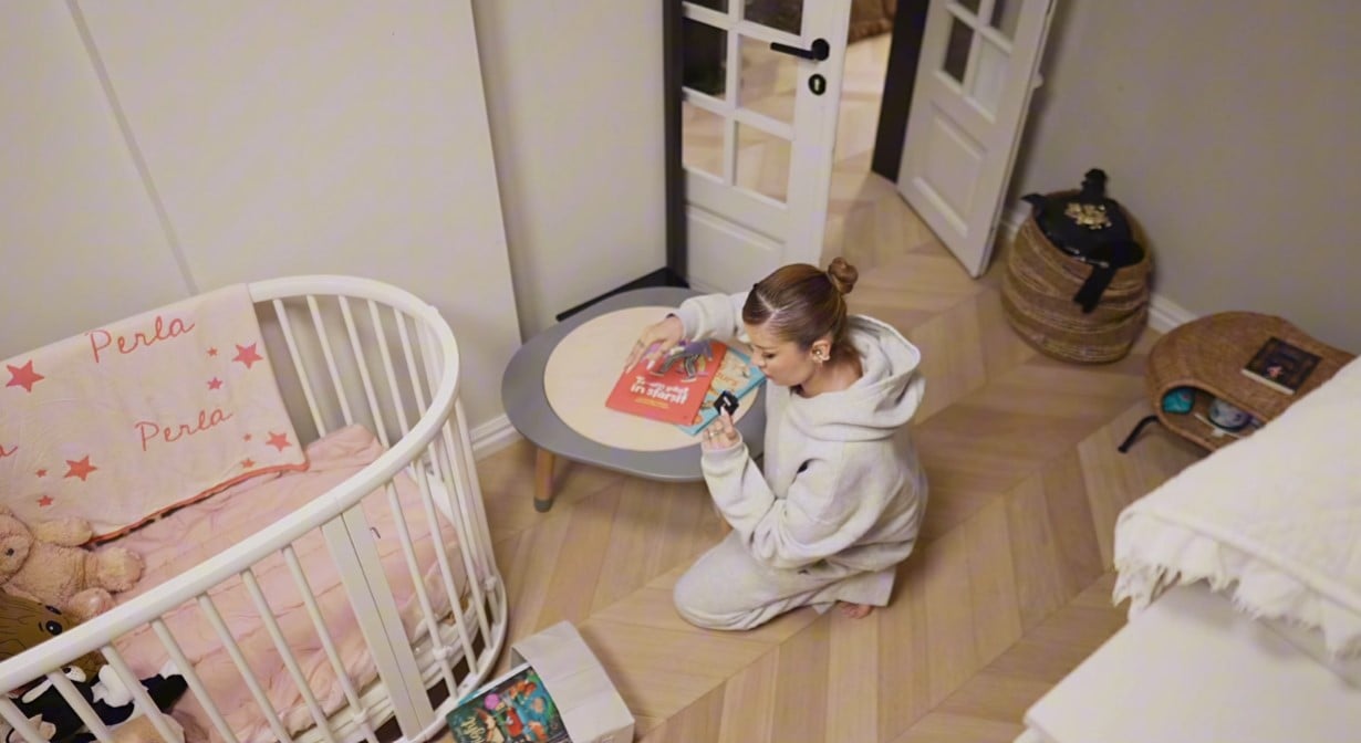 Imagini cu casa din București în care locuiește Alina Ceușan. Sora ei s-a ocupat de design și doar în reviste mai vezi așa ceva