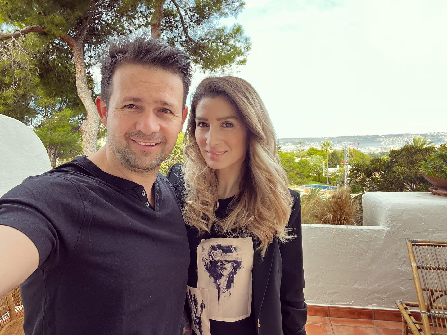 Povestea neștiută a magicianului Robert Tudor. S-a născut cu gura strâmbă și nu aude cu urechea stângă: „Mama nu m-a vrut”