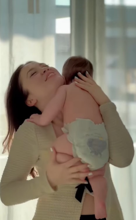 Cum s-a schimbat viața Ancăi Dumitra, după ce a devenit mamă. Actrița s-a întors la filmările pentru „Las Fierbinți”