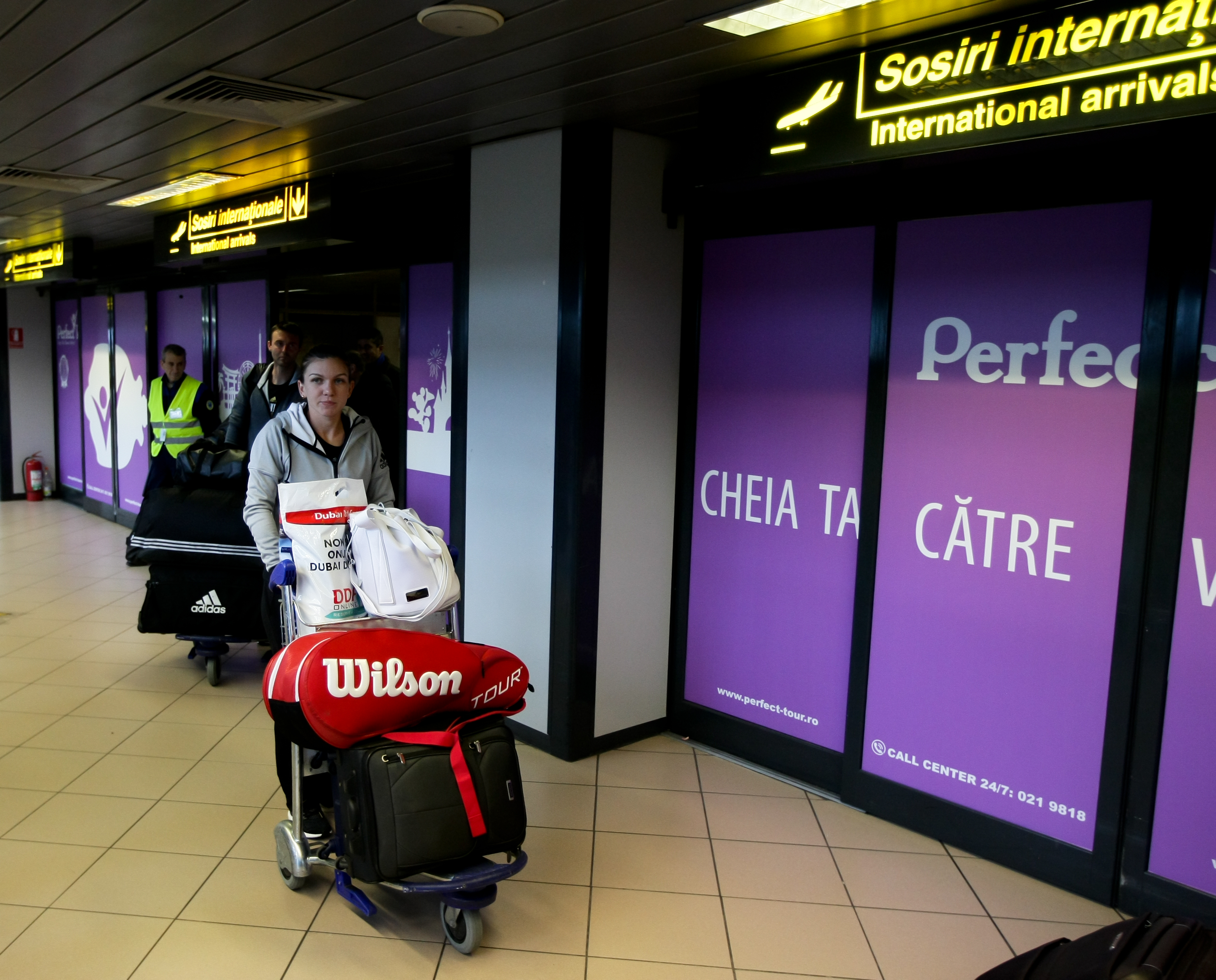 Simona Halep s-a întors acasă de la Australian Open / GALERIE FOTO