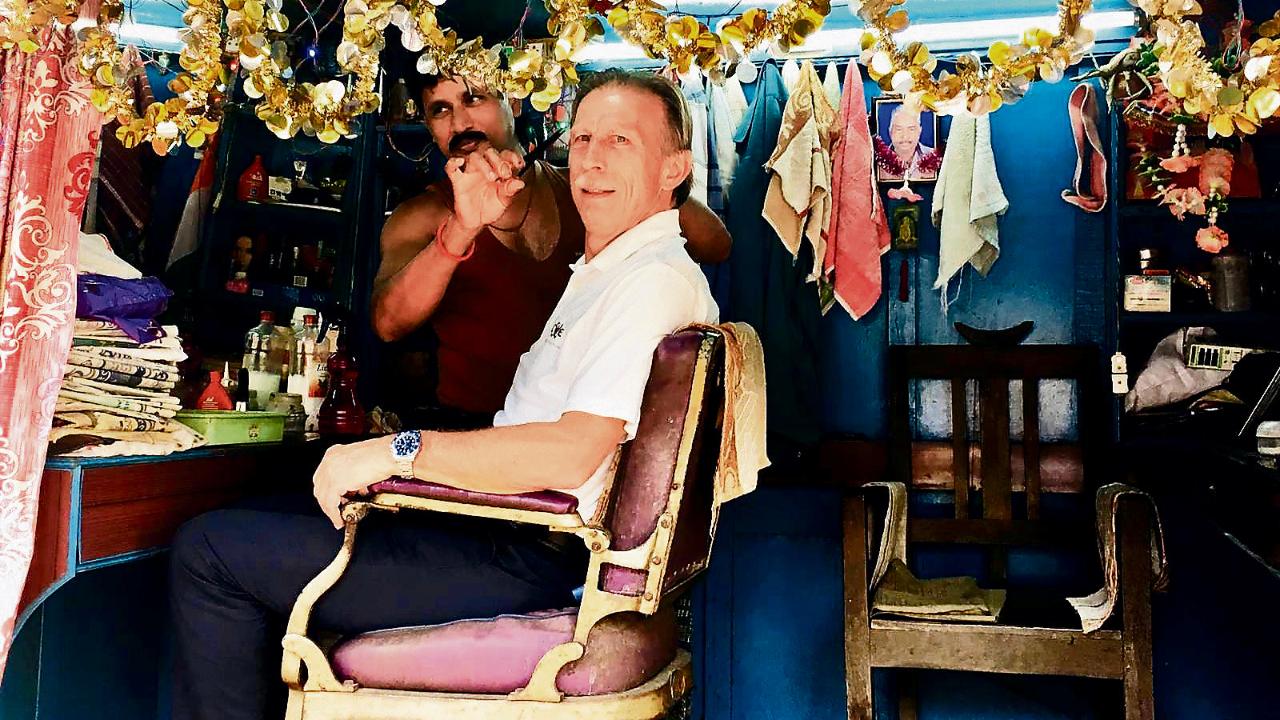 Christoph Daum promovează fotbalul în India, echipat în treningul naționalei României | GALERIE FOTO