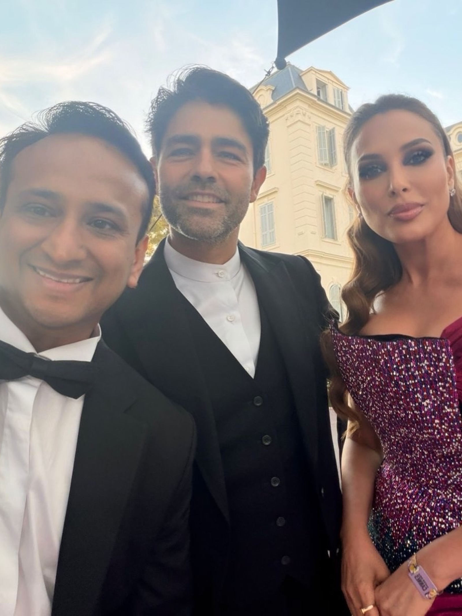 Imagini inedite de la Cannes 2026 cu Iulia Vântur. Apariție spectaculoasă a vedetei la Gala amfAR într-o rochie, care i-a pus în valoare silueta impecabilă