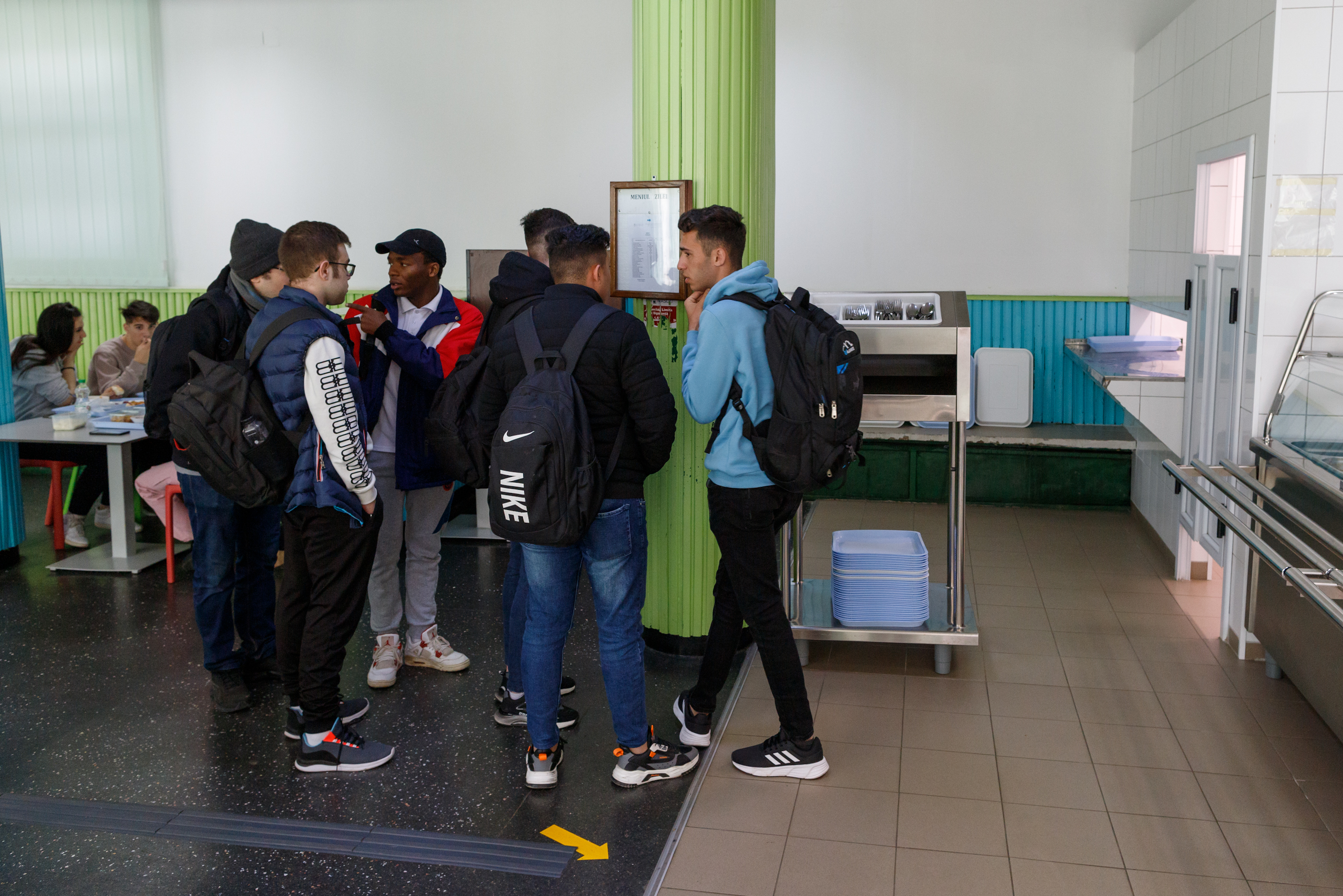 Nu doar seniorii își schimbă meniul din cauza inflației. Cât îi costă pe studenți să mănânce la o cantină universitară