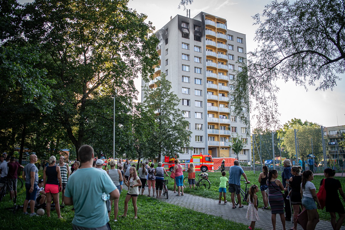 Incendiu devastator produs într-un bloc din orașul ceh Bohumin. 11 persoane au murit