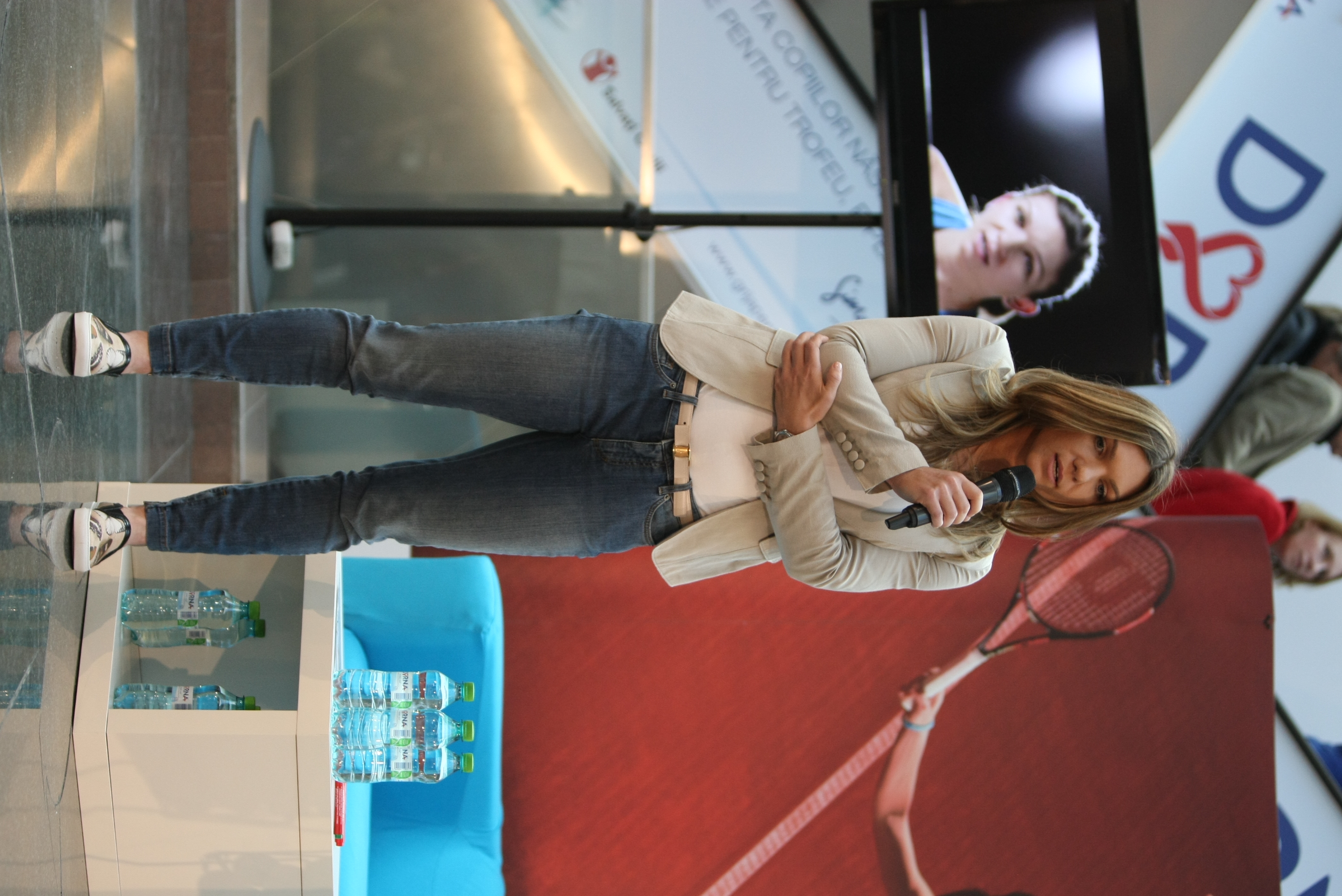 Simona Halep, sexy și valoroasă! A făcut senzație la mall / GALERIE FOTO