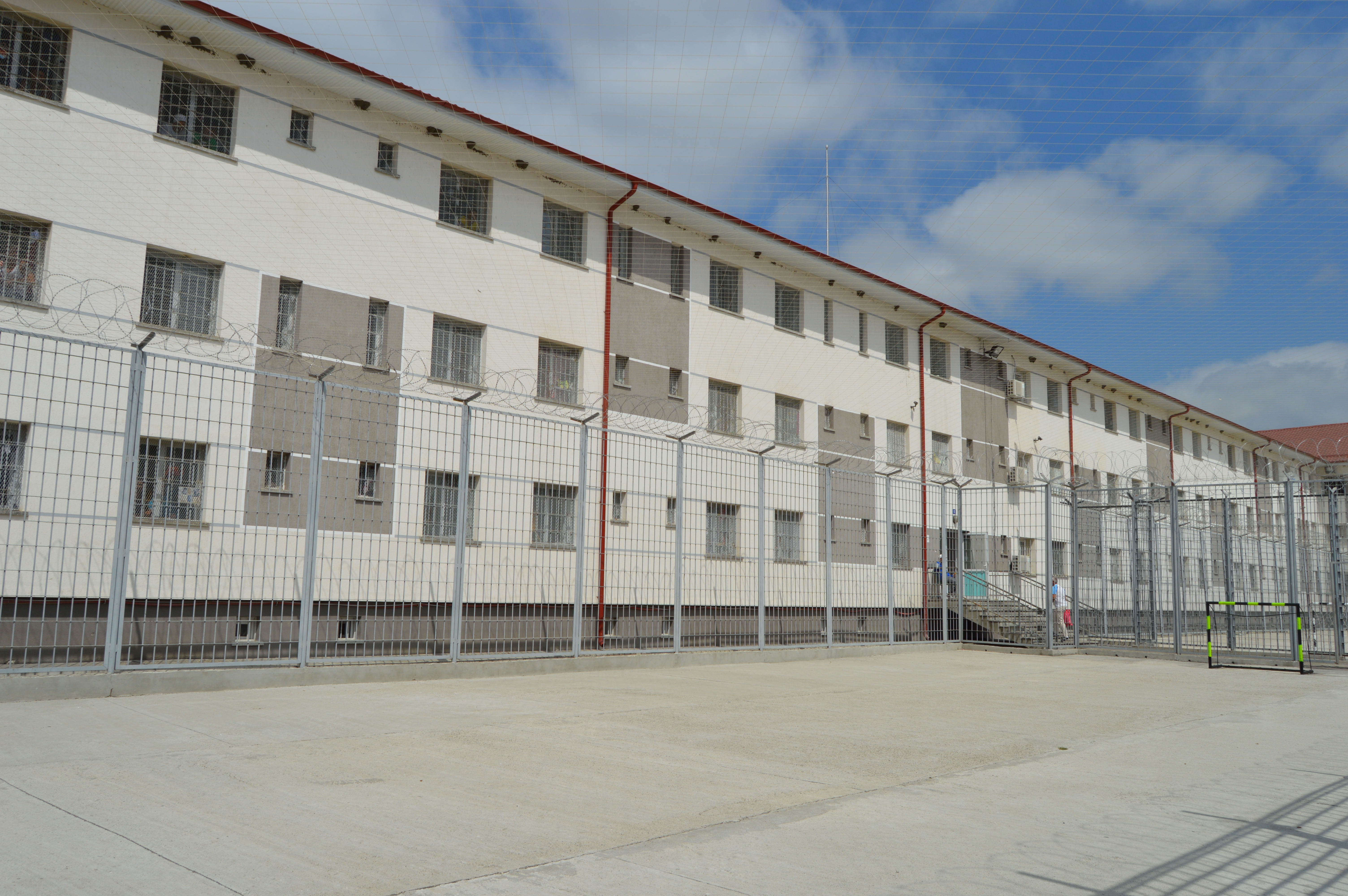 REPORTAJ / Angajații Penitenciarului Vaslui: ”Suntem într-o situație disperată” | FOTO