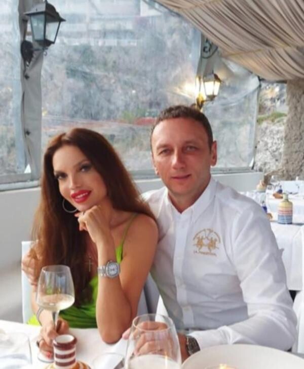 Cristina Spătar, prima fotografie alături de fiul soțului ei. Au pozat ca o adevărată familie