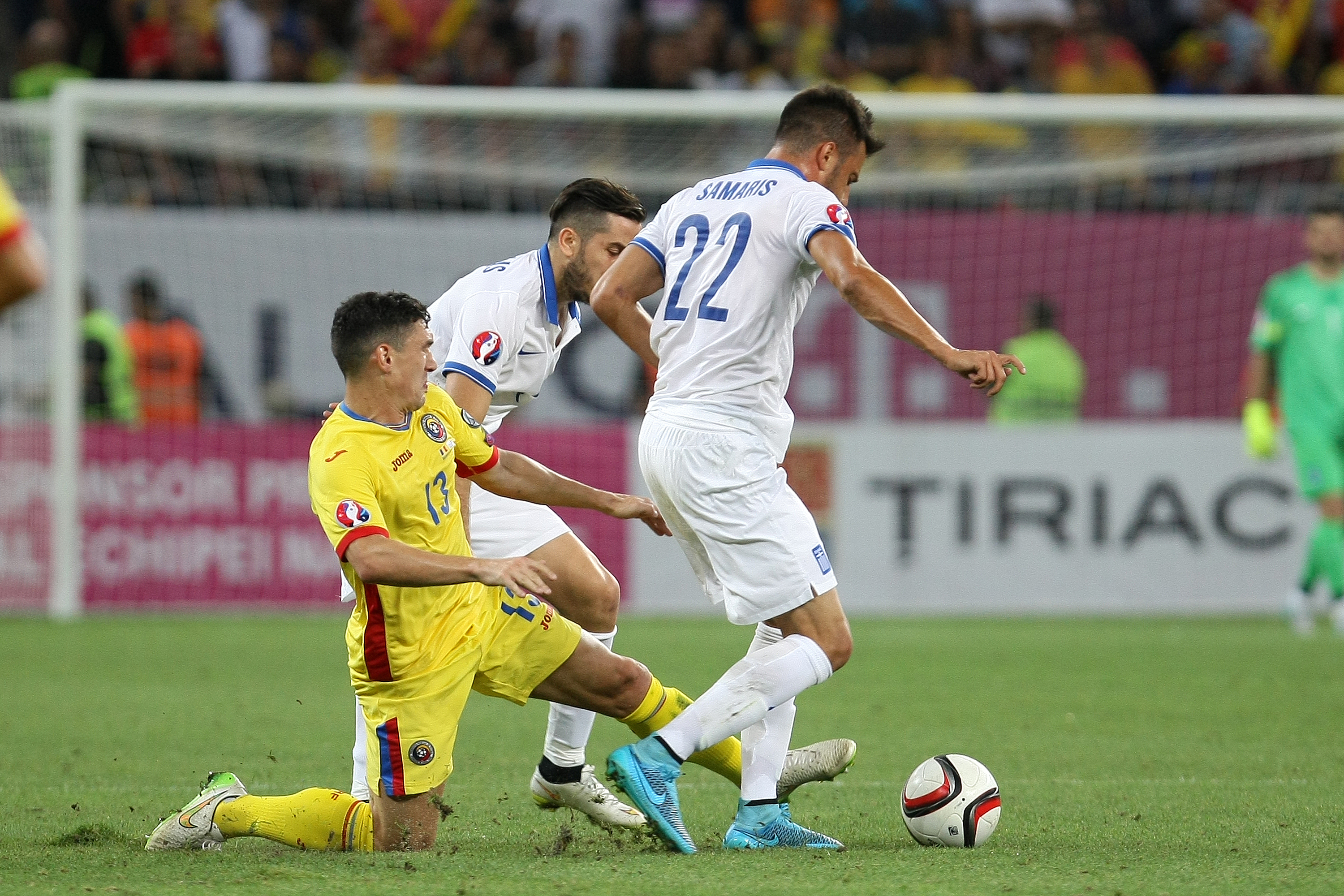 PRELIMINARIILE EURO 2016, ROMÂNIA - GRECIA 0-0. Tricolorii nu au mai găsit calea spre gol din luna martie. Tremurăm în continuare pentru calificare. Elevii lui Iordănescu rămân pe locul 2 în grupă, la trei puncte în faţa Ungariei