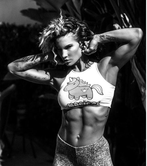 FOTO | Antrenoarea de fitness a unor celebrități de la Hollywood a fost găsită moartă în casă. Mandy Blank avea 42 de ani