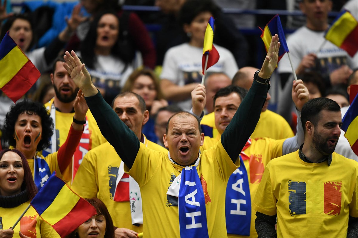 Simona Halep a învins-o dramatic pe Karolina Pliskova. ”A fost ca o finală de Mare Șlem”. România - Cehia 2-1