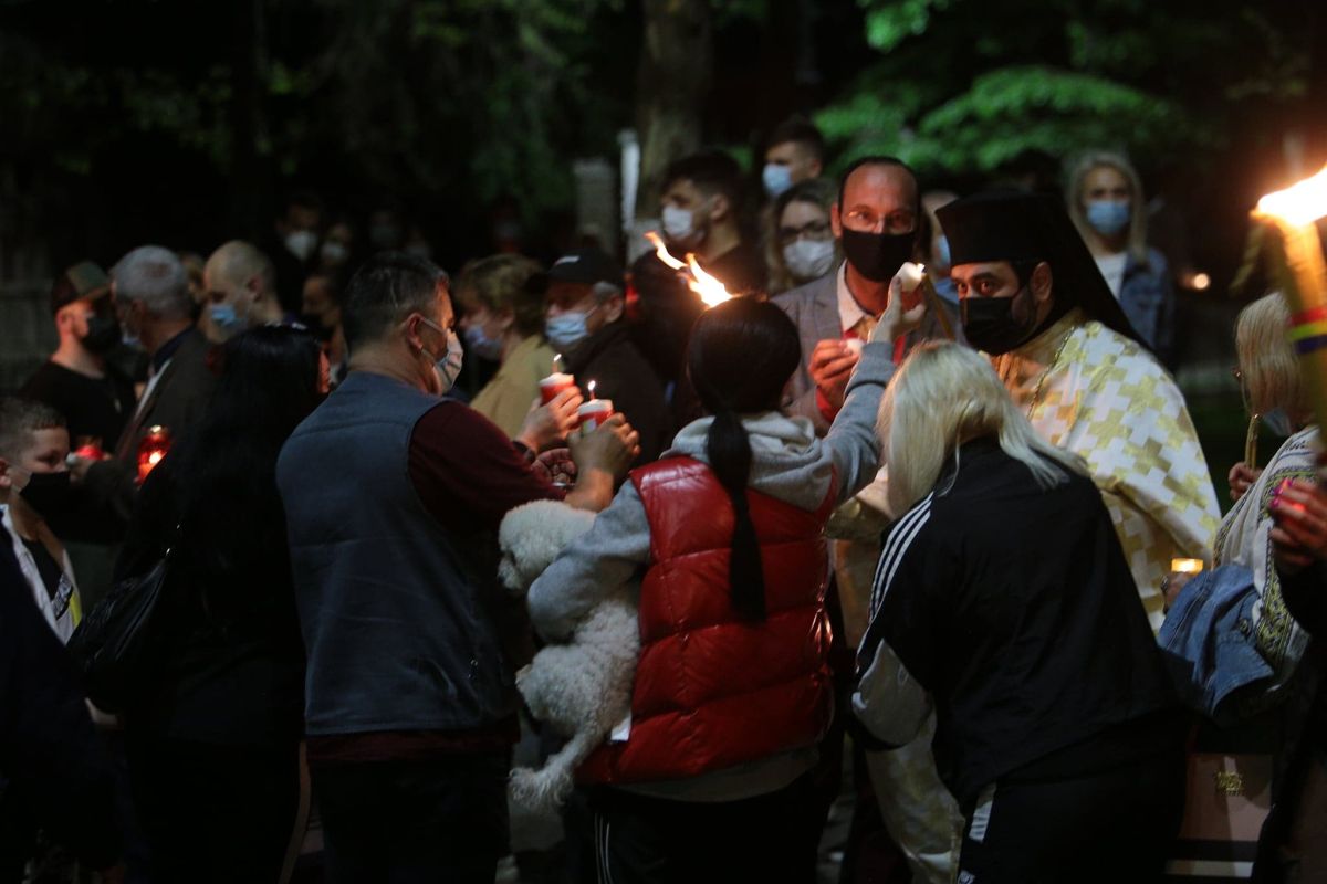 Ce le-a transmis credincioșilor Patriarhul Daniel, după slujba de Înviere