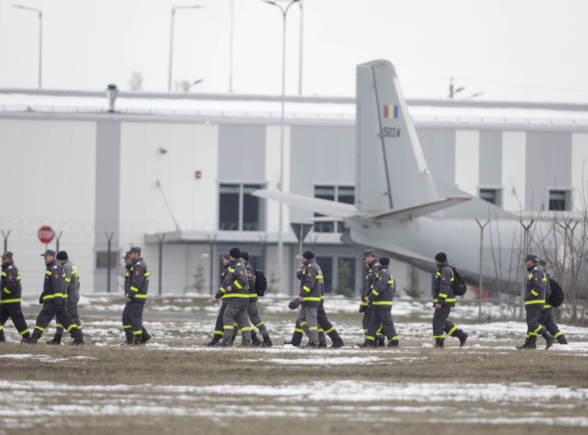 România trimite ajutoare în Turcia. Două aeronave cu 59 de salvatori au aterizat deja la Adana