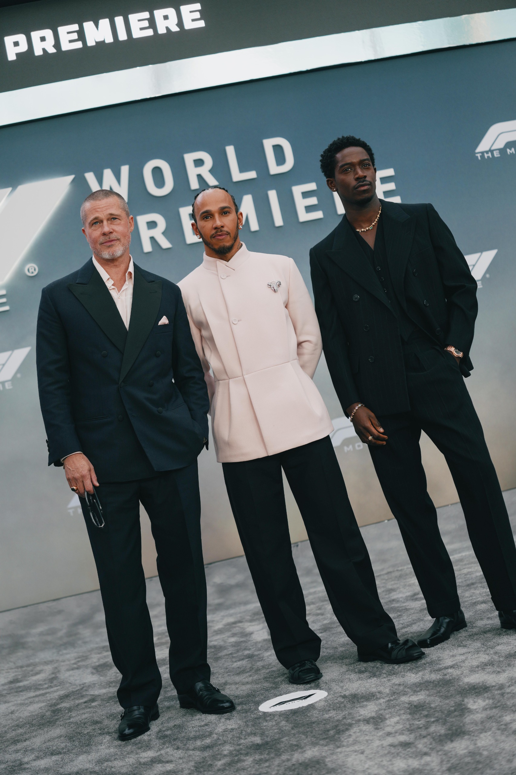 Brad Pitt, dezvăluiri din spatele camerelor de filmat. Cum s-a înțeles cu Javier Bardem și Lewis Hamilton: „Un gentleman” | INTERVIU