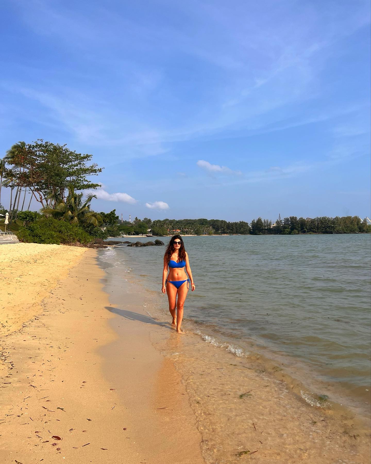 Imagini rare cu Ioana Ginghină în costum de baie. Actrița se mândrește cu silueta ei: „Prima zi de plajă în curte”