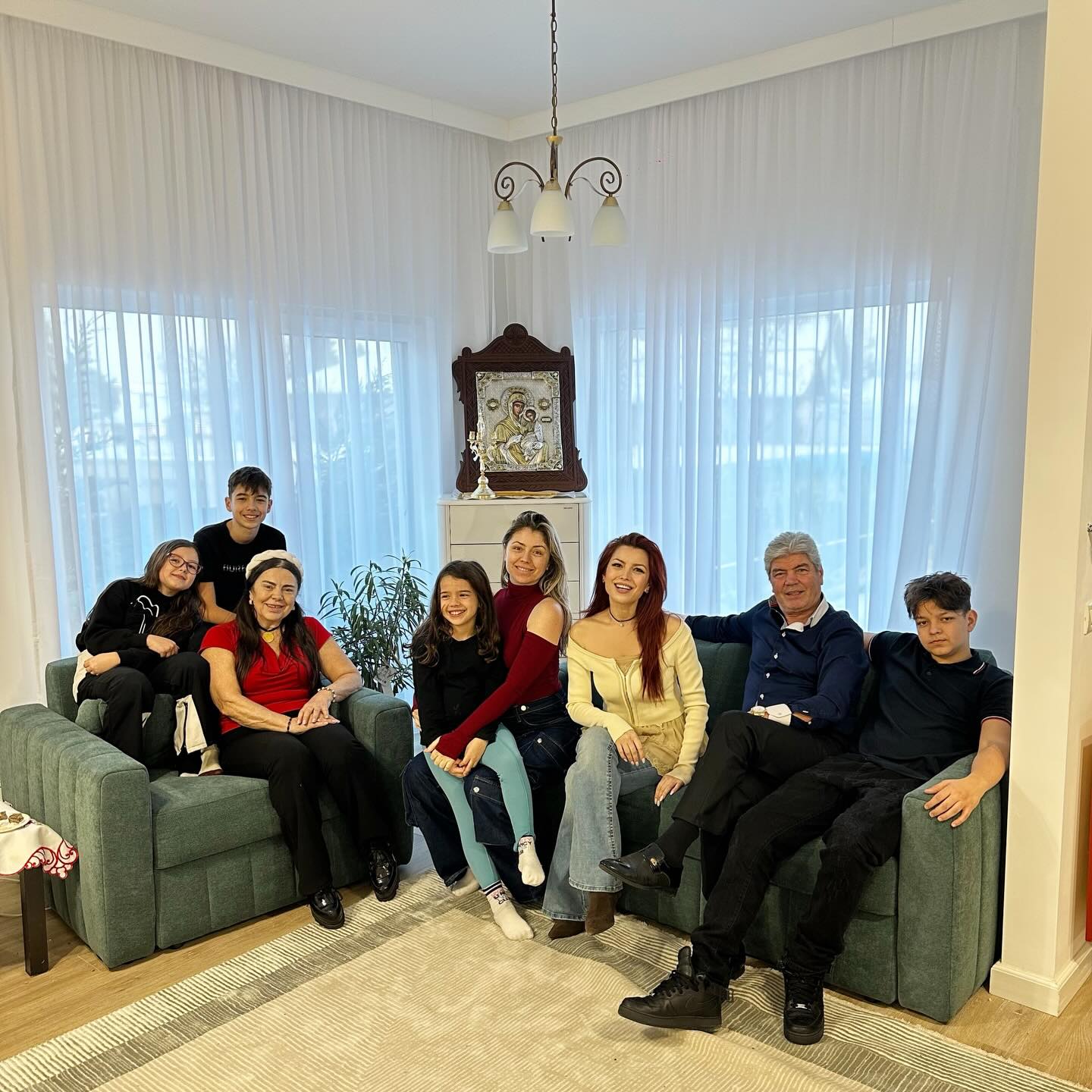 De cât timp își doreau Elena Gheorghe și Adela Popescu să cânte împreună: „Parcă suntem într-o continuă perioadă de liceu”