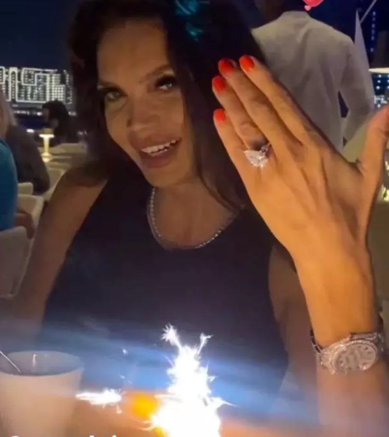 Cristina Spătar a fost cerută în căsătorie în Dubai: „Am spus da”. Primele imagini cu logodnicul și cu inelul primit