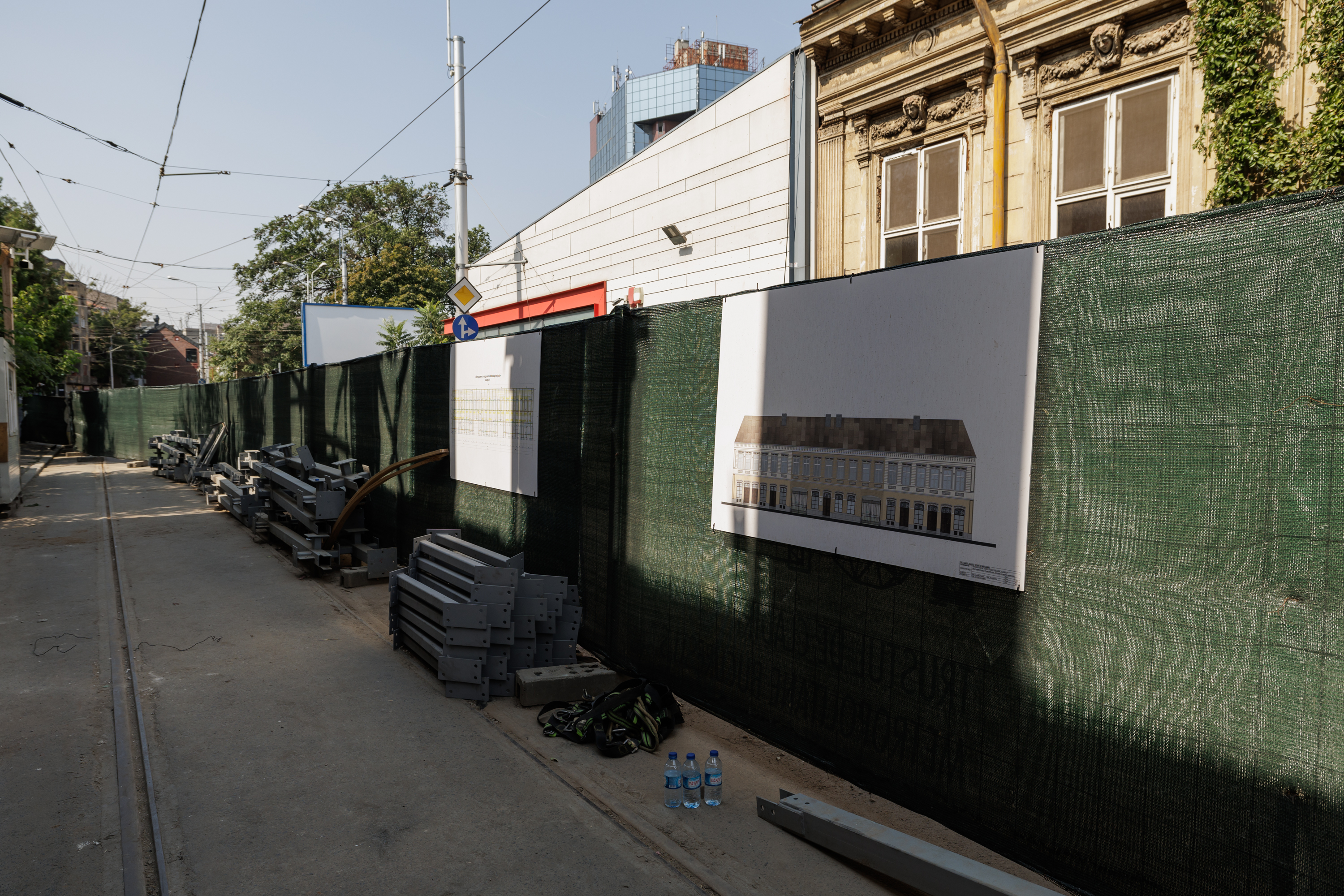 REPORTAJ. Libertatea a intrat pe șantierul de la Hanul Solacolu din București. „Era o groapă de gunoi și o bombă ecologică. Am scos două mii de tone de deșeuri”