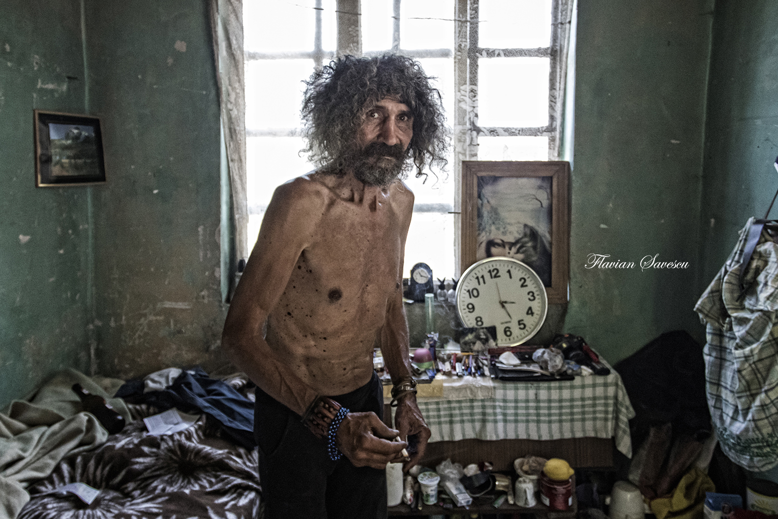 REPORTAJ/Povestea lui Juju, filosoful homeless din Anina: "Eu sunt fericit. Ştii cum a murit Tolstoi? Sărac. Şi în frig“|FOTO