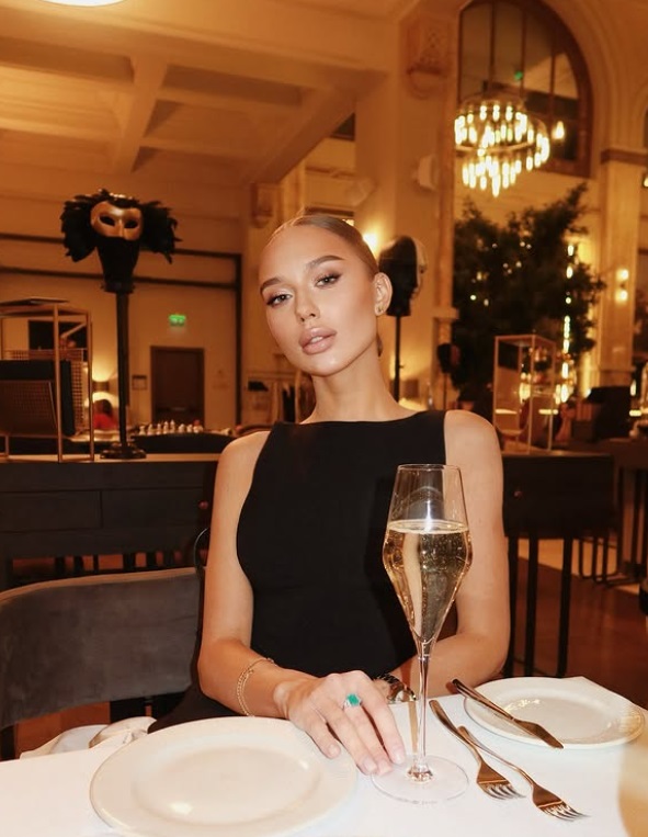 Cine e Anastasiia Mishchenko. Se zvonește că ea a apărut recent alături de Mario Fresh, în calitate de noua lui iubită