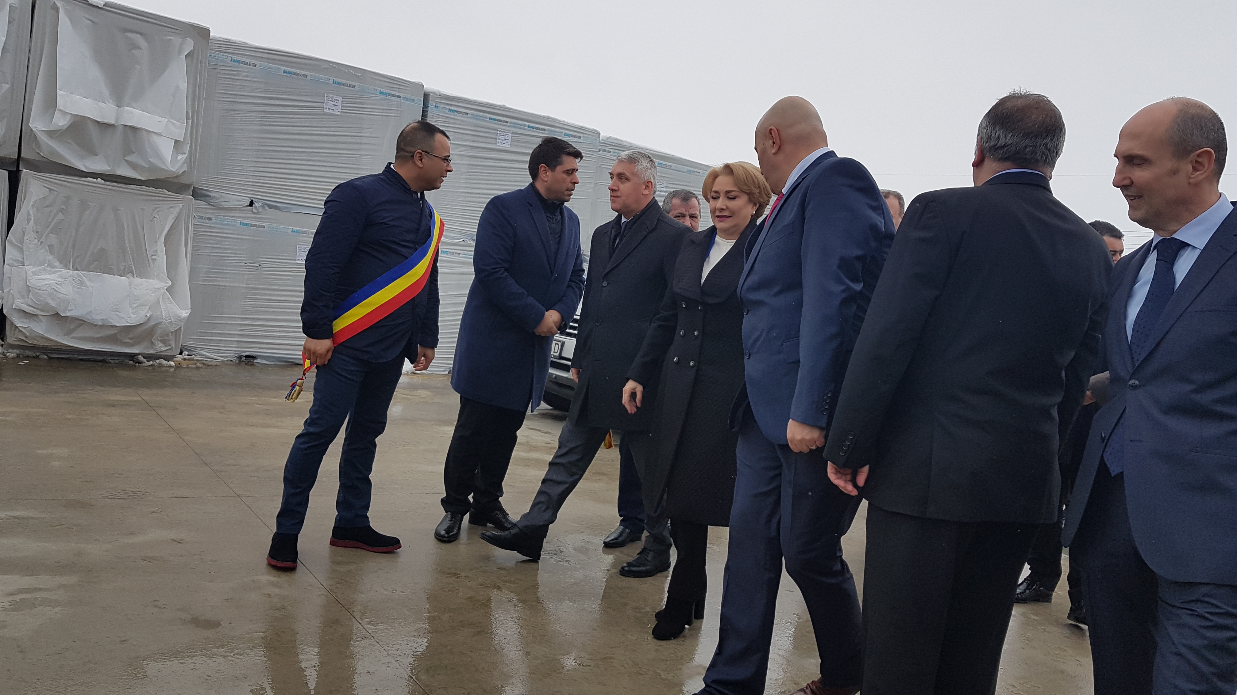 UPDATE. Premierul Viorica Dăncilă, vizită oficială în Dâmbovița; Autoritățile locale s-au plâns de starea infrastructurii și au cerut mall și stadion în Tâtrgoviște (FOTO)