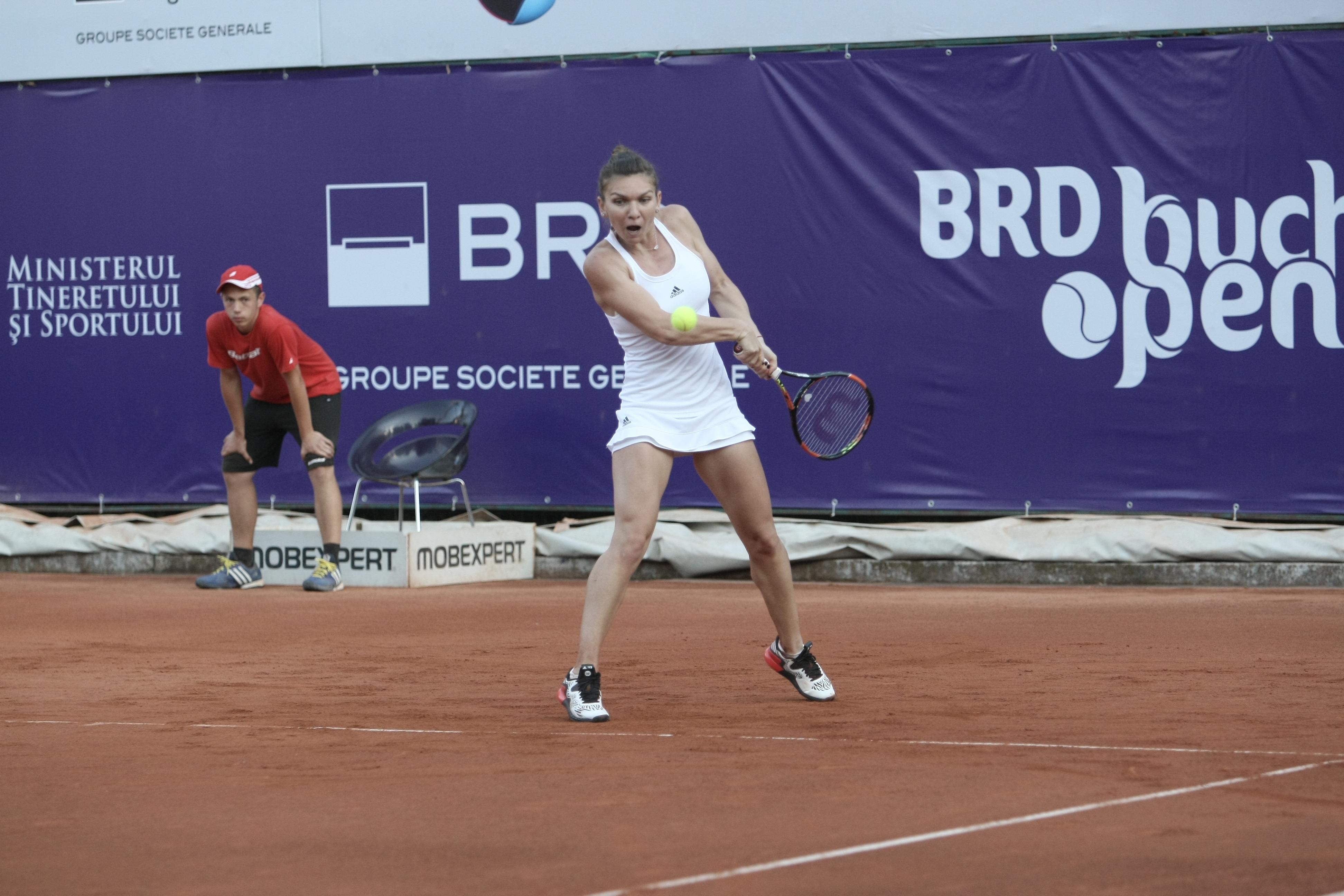 Openul de tenis al României. Halep este în ”sferturi”, după ce i-a lăsat doar șapte game-uri bulgăroaicei Șinikova / LIVE BLOG&FOTO