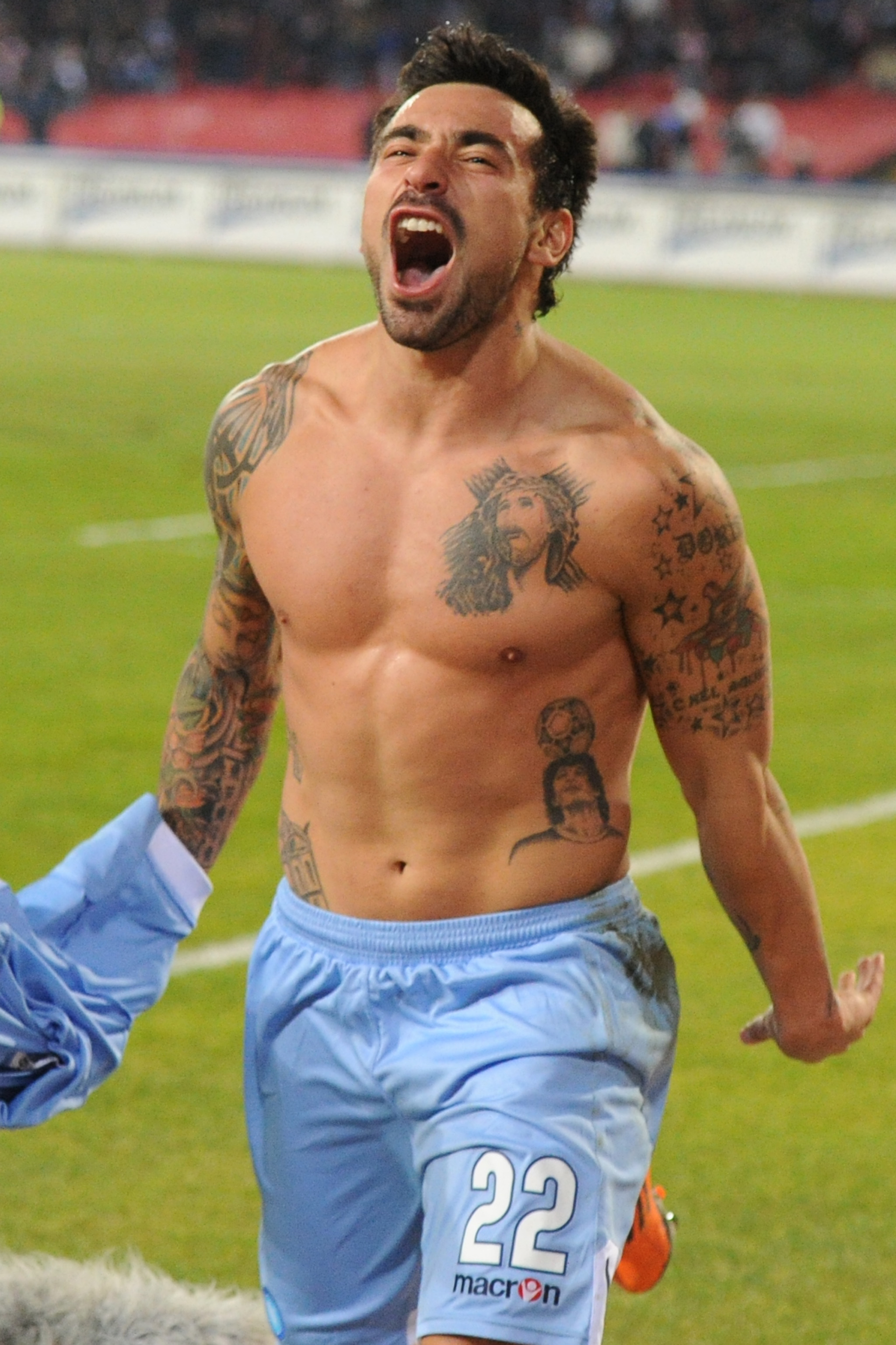 Denis Alibec are burtică. Atacantul Stelei mai are mult de tras pentru a-și face abdomen à la Ronaldo | GALERIE FOTO