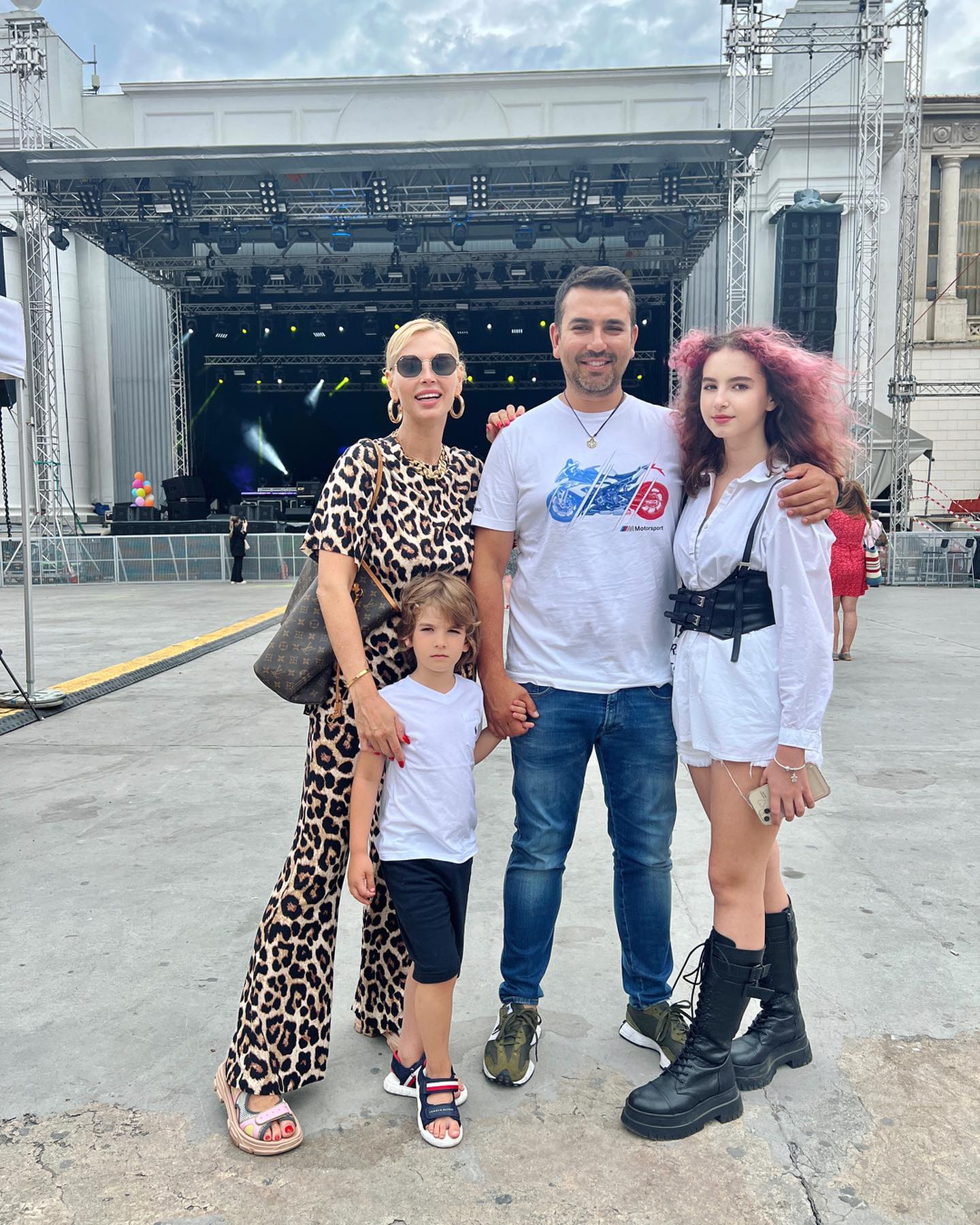 Fata Andreei Bănică are 13 ani și card cu bani de la părinți. Sofia nu e cheltuitoare: „Nu are o sumă lunar, i-am spus să aibă grijă”