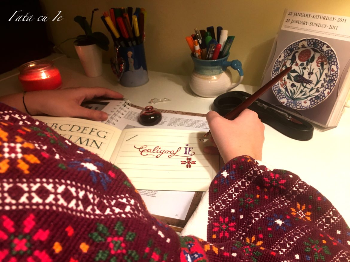 VIDEO / Fata care poartă ie în fiecare zi din anul Centenarului Marii Uniri. ”Semnele cusute pe cămăși poartă mesajul celor dinainte”