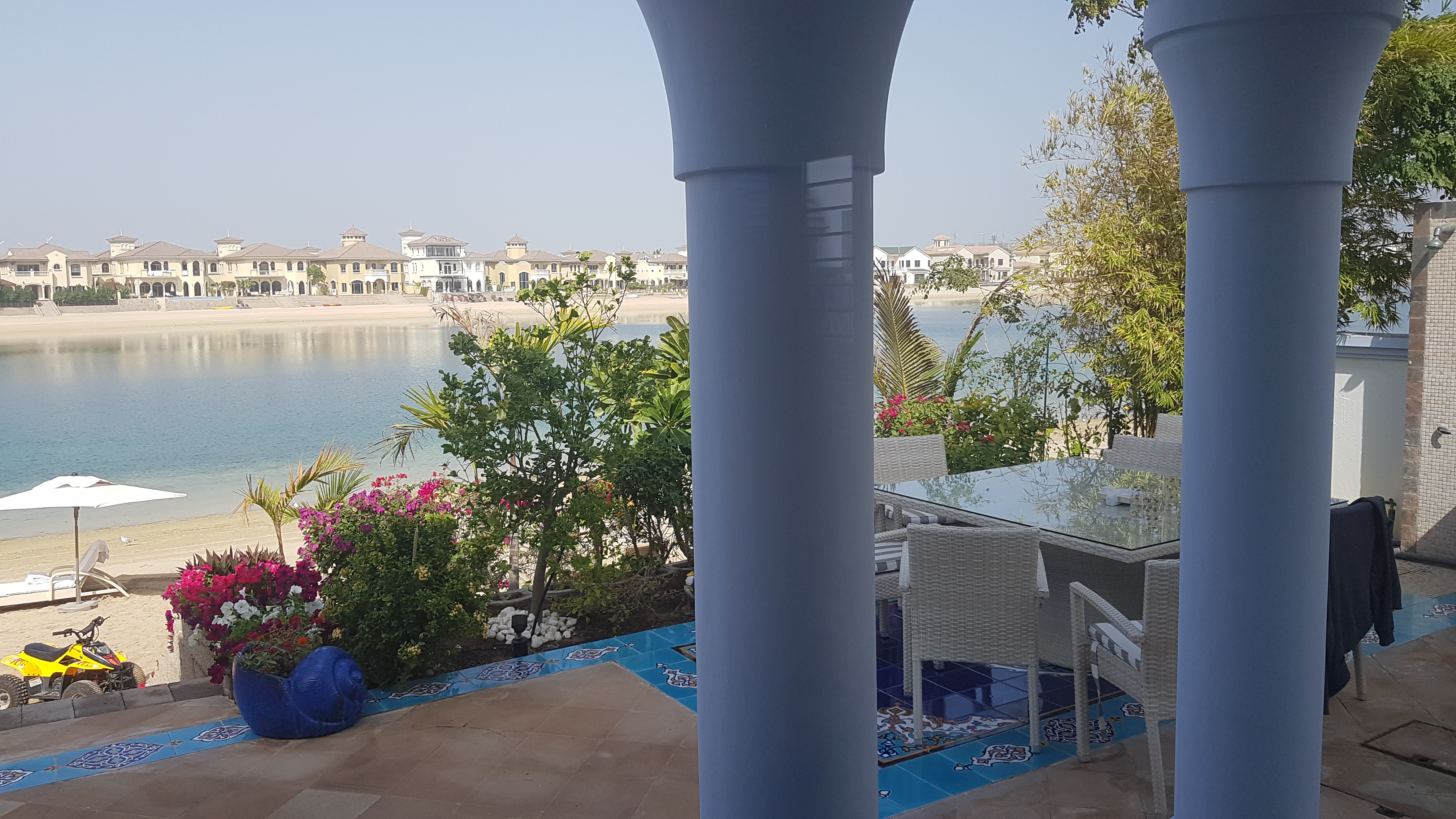 VIDEO / În vizită la Raluca Zenga, la Dubai. Stă în cel mai scump cartier, vede marea din living și are plajă privată