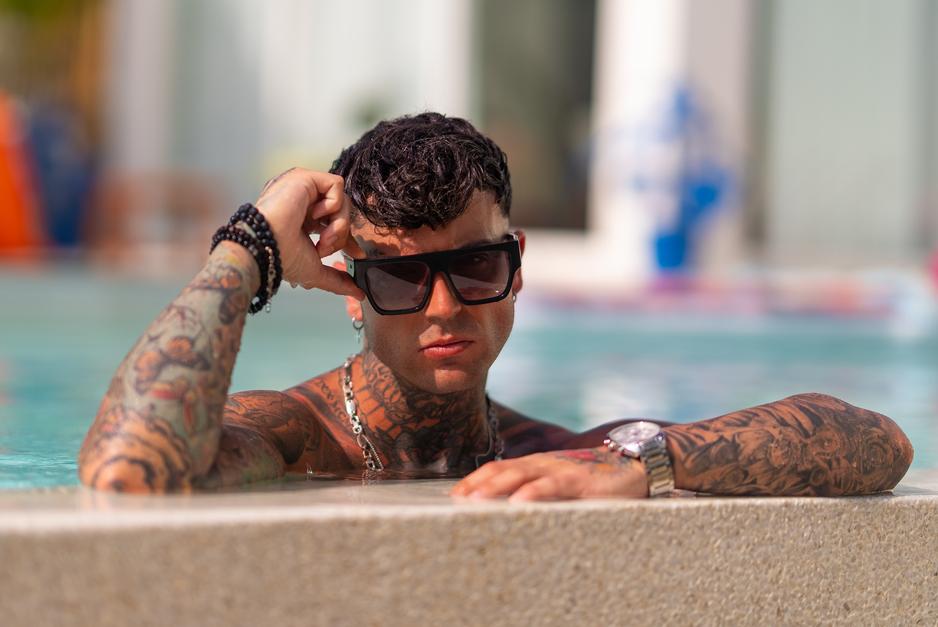 Cum reacționează George „Jaguarul” când este oprit de fani pe stradă. „Este vibe-ul jaguarez” | VIDEO EXCLUSIV