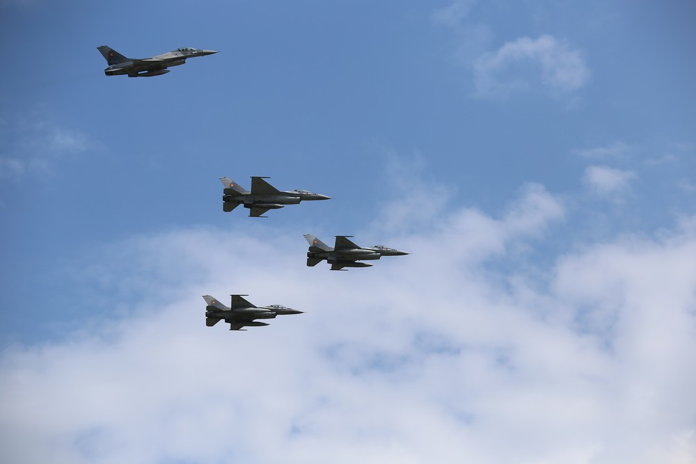 UPDATE. Programul BIAS 2018. Ce se întâmplă la show-ul aviatic cu 150 de aeronave şi peste 100 de piloţi şi paraşutişti din 13 ţări / FOTO&VIDEO