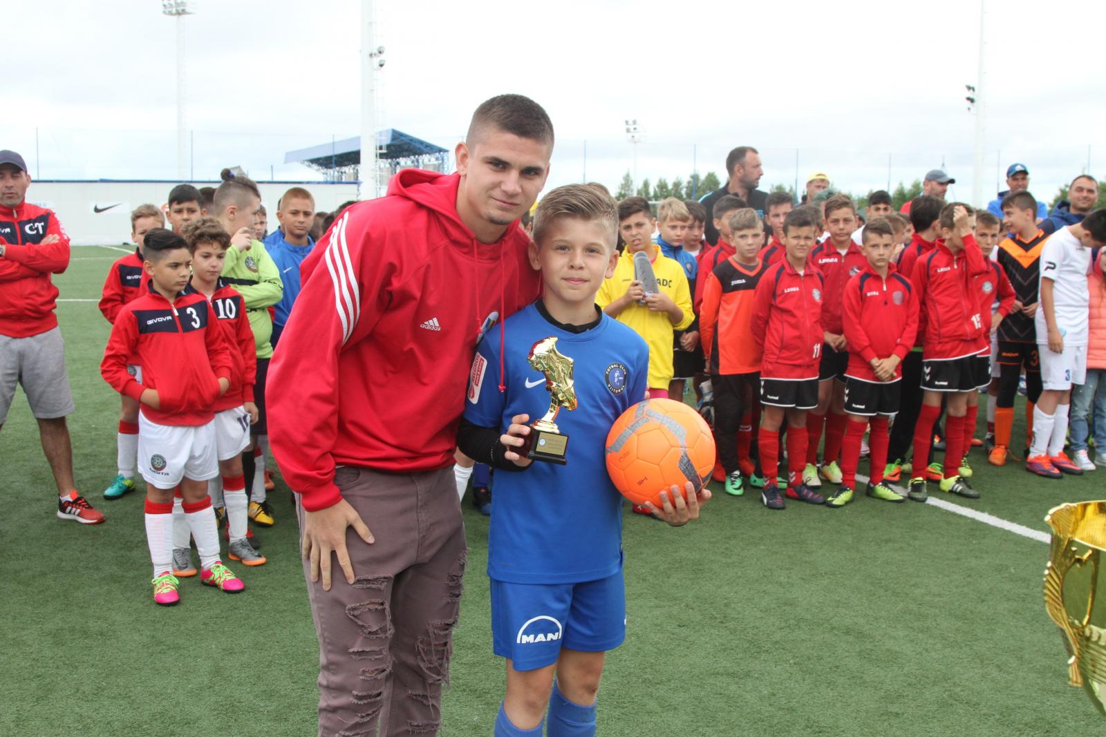 Tricolorul Răzvan Marin a acordat premiile la Dolphin Cup 2017 | GALERIE FOTO