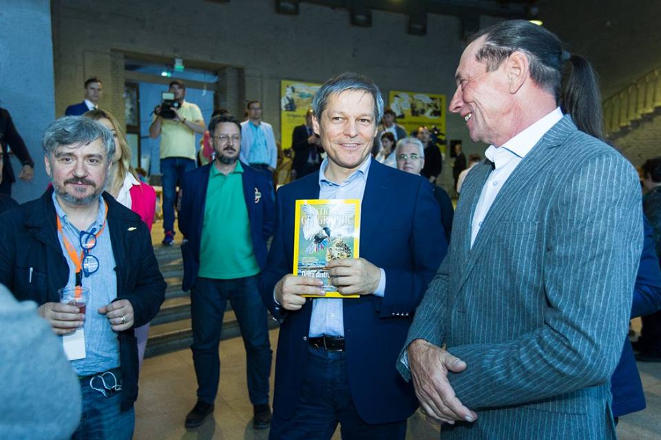 Atunci și Acum | Dacian Cioloș, inginerul agronom ajuns șef al Executivului, în prima guvernare tehnocrată a României