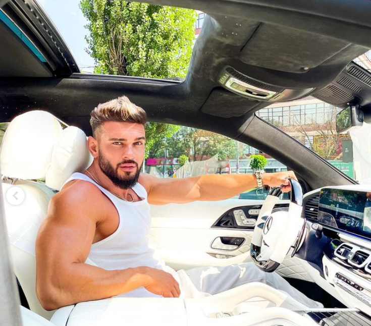 Dorian Popa ține legătura cu fosta iubită prin intermediul menajerei. Babs, declarații neașteptate la un an de la despărțire