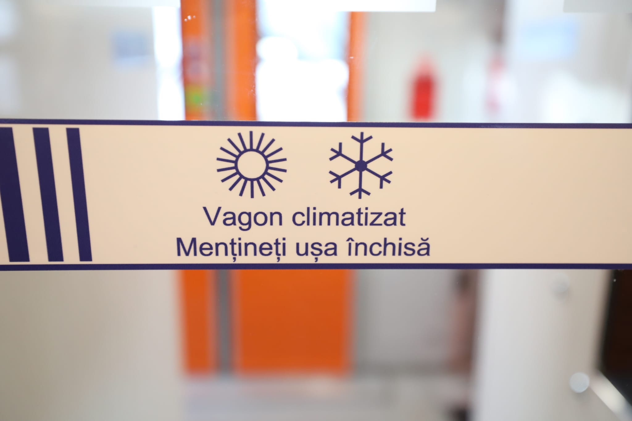 Viteză, confort și lift pentru persoane cu dizabilități. Primul tren modernizat complet circulă de astăzi pe ruta București-Constanța