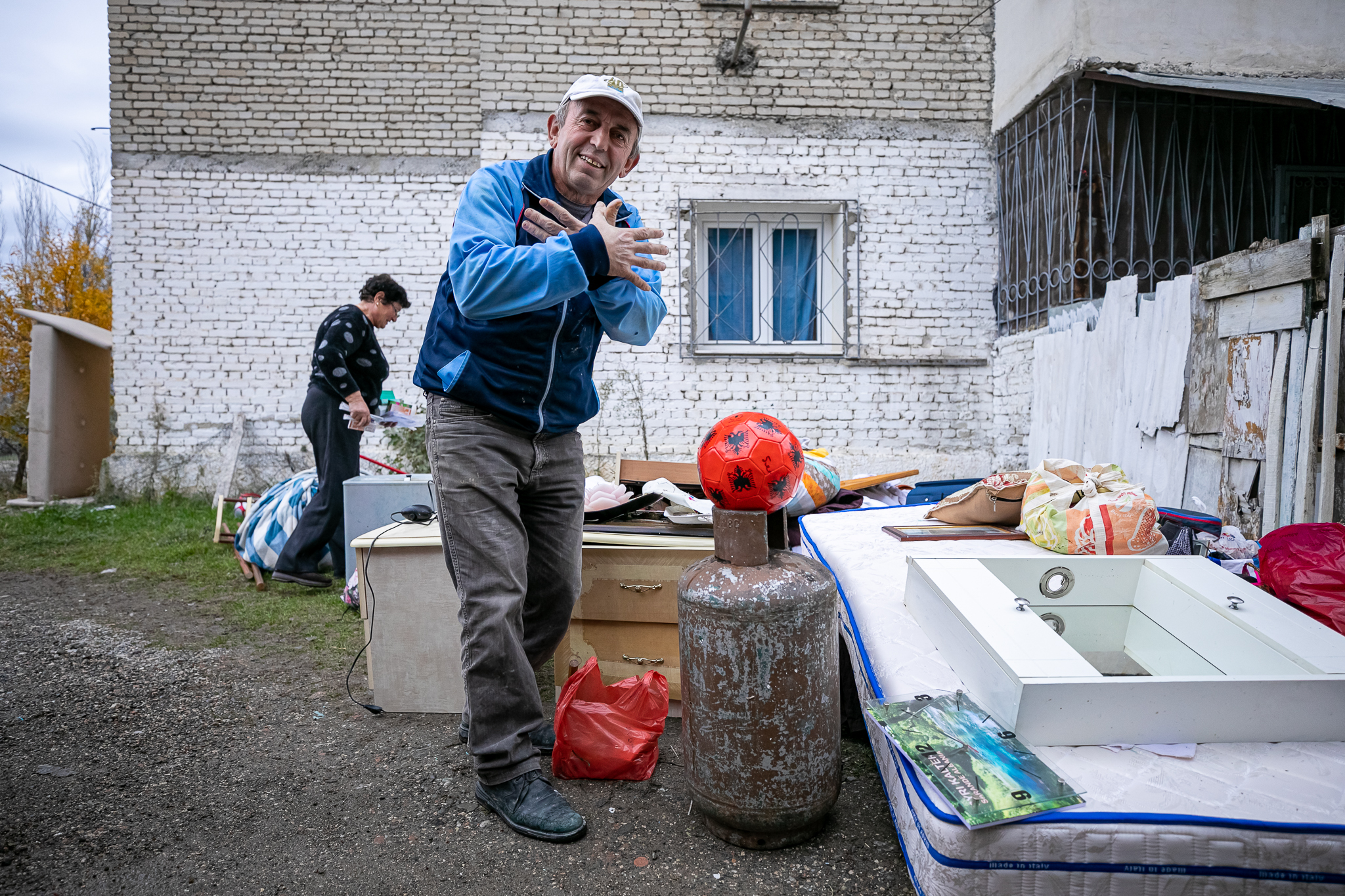 Thumanë, satul din Albania care va fi ras de pe fața pământului. Autoritățile au decis să dărâme toate clădirile rămase în picioare după cutremur