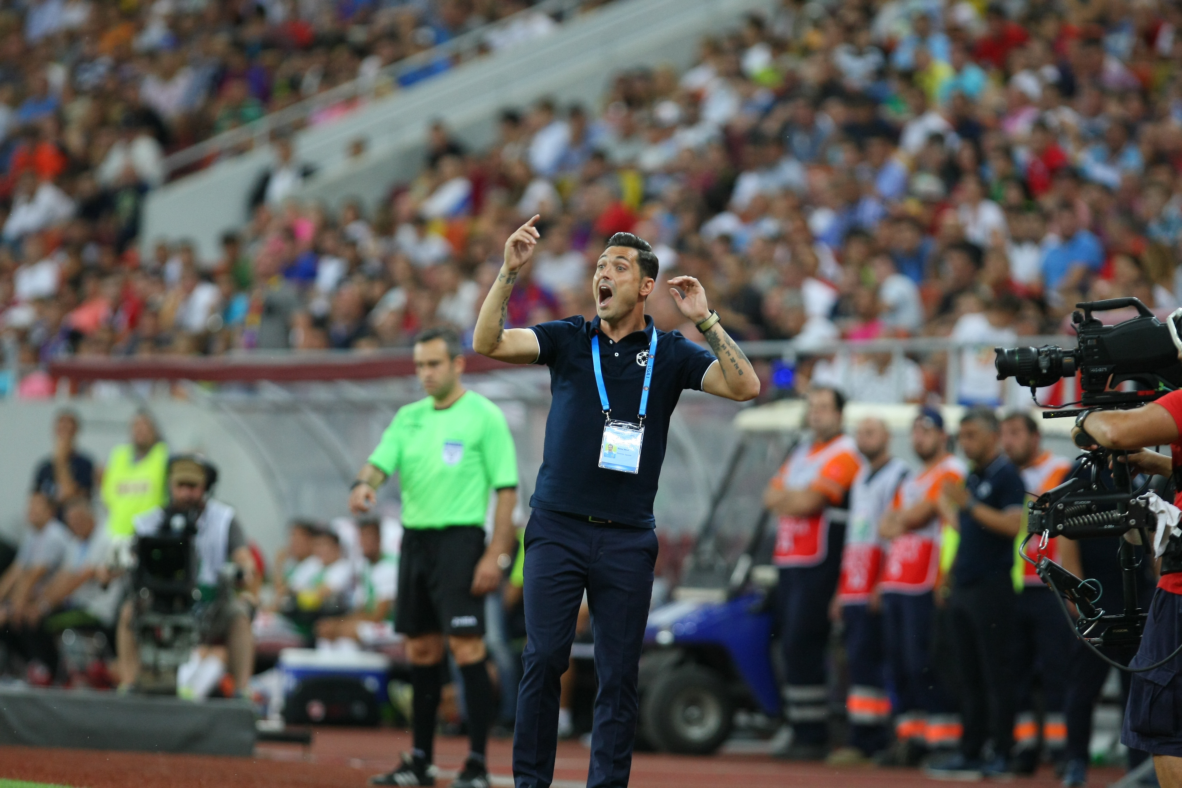 STEAUA - DINAMO 0-0. Derby bun, intens, dar nul! Meciul a început cu o reclamă la unguente contra reumatismului!