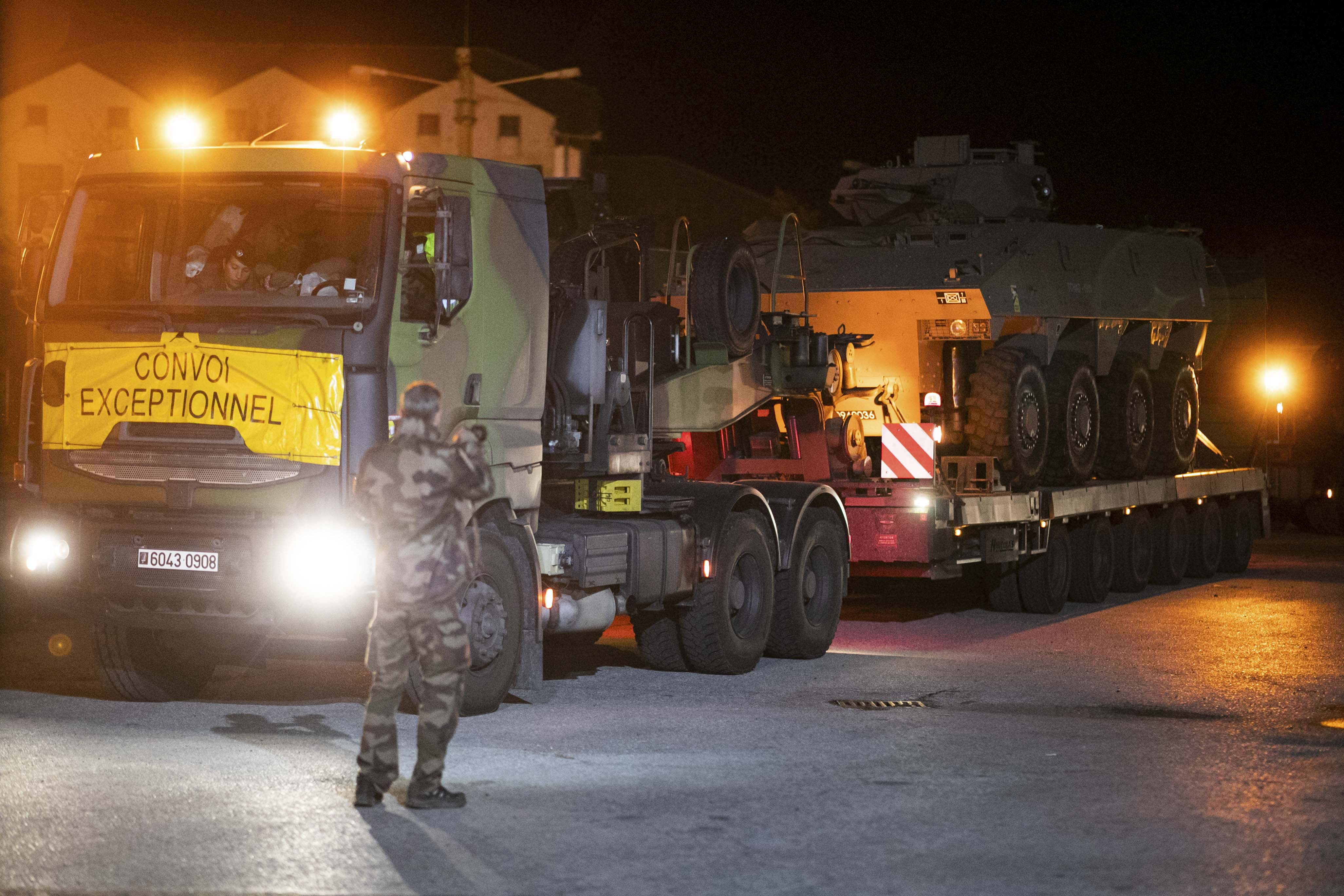 „Operațiunea Balaur”. Două convoaie cu tehnică militară franceză au intrat în România
