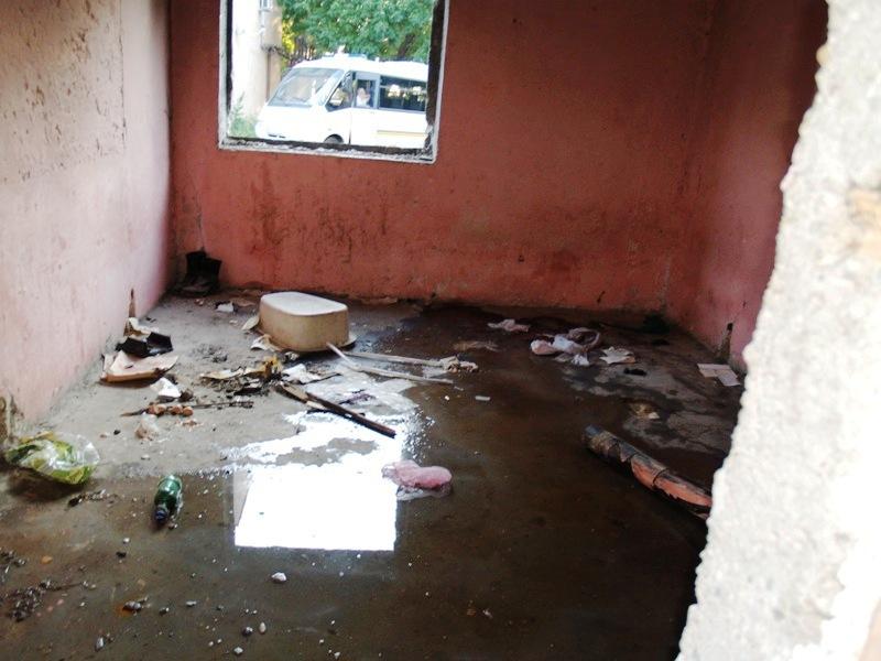 #Salvați Pipera/“Blocul groazei” a fost cândva în ”inima cartierului”. 100 de persoane au fost evacuate cu scandal | FOTOGALERIE