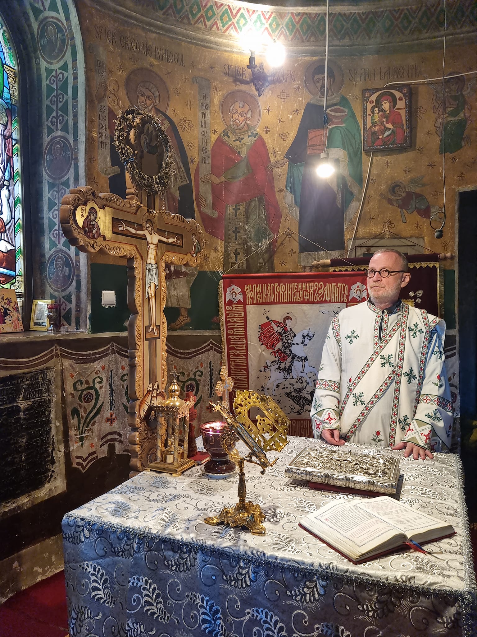 Ovidiu Cuncea și-a refăcut viața, după divorț: „Nu mă gândesc să mă căsătoresc, m-am gândit mai mult să mă călugăresc, într-o perioadă”. E diacon, dar și actor