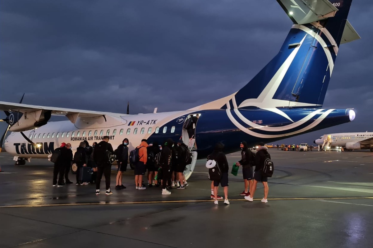 Românii repatriați din Africa de Sud, testați COVID și băgați în carantină. Arafat: „Până acum, toate testele au fost negative”